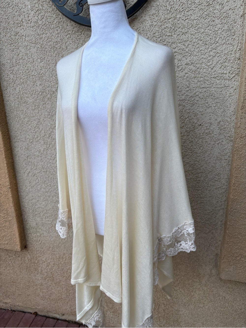 Lauren Conrad Cream Knit Lace Trim Open Front Poncho Cardigan Wrap Soft Girl